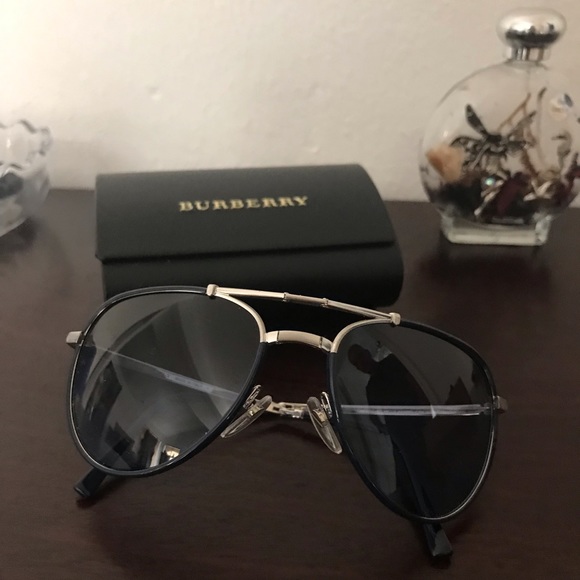 Authentic Burberry Aviator Foldable Sunglasses - Picture 2 of 5